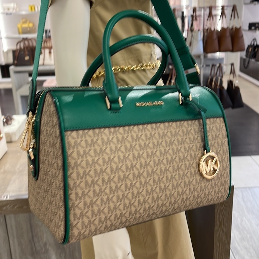 Michael Kors med Duffle Travel - Leather/Coated
PALMETTO GREEN
MD DUFFLE
NWT - Picture 6 of 16